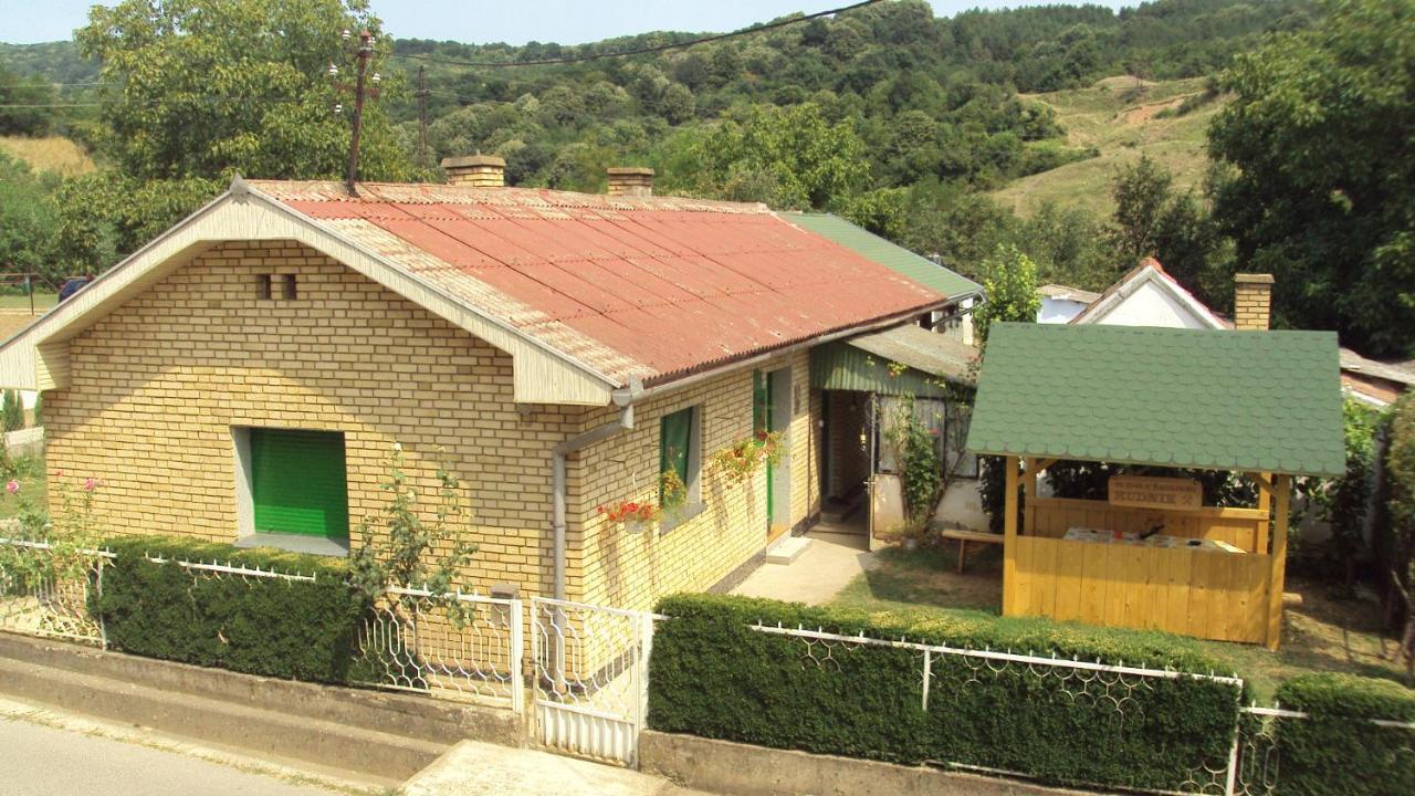 Apartman Rudnik Vrdnik Exterior foto